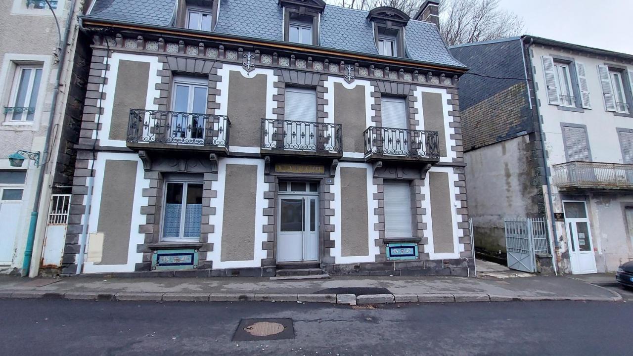 Villa De La Dore เลอมงต์-ดอร์ ภายนอก รูปภาพ